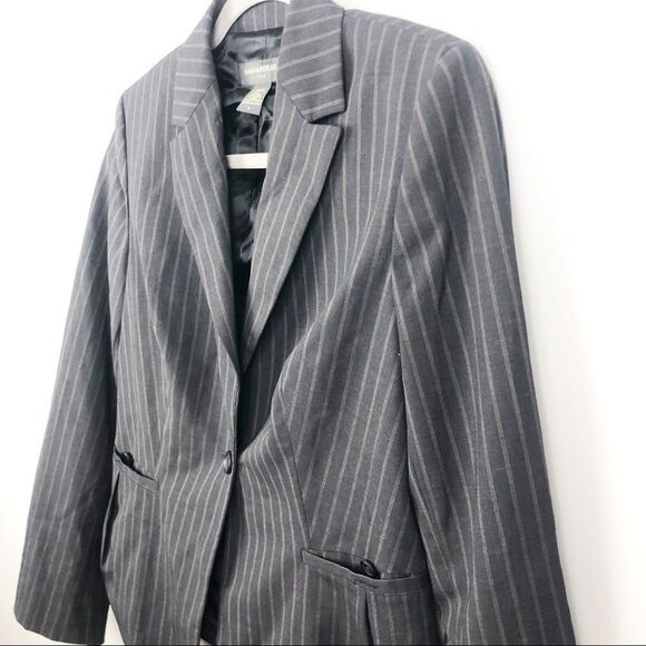 BANANA REPUBLIC | Wool Blend Pinstripe Blazer Gray - Picture 3 of 8